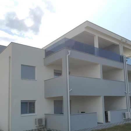 Villa Gabriel ニン エクステリア 写真